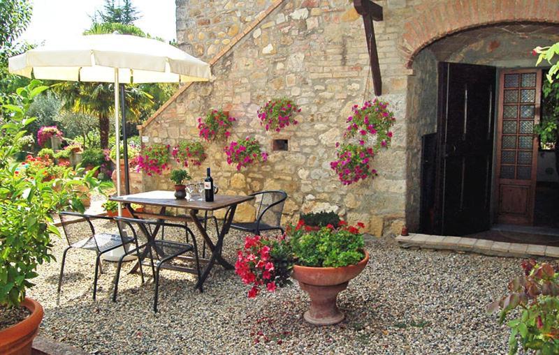 Agriturismo L' Agresto Casole dʼElsa Exterior foto